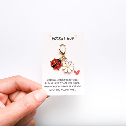 ✨Crafted by Hand-20 Sets Hug Favors(🦋Butterfly, Ladybird, Flower, Bee)