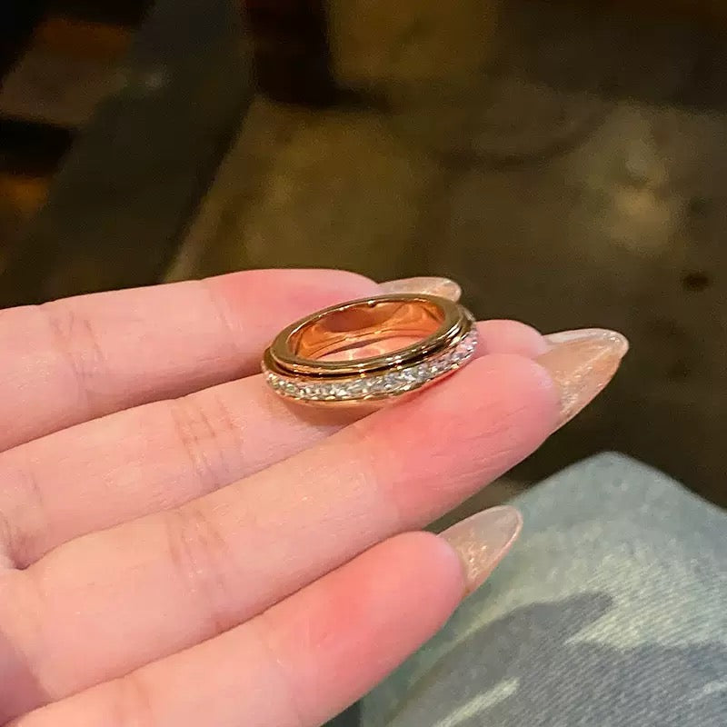 Titanium Steel Rotatable Spinner Ring with Zirconia