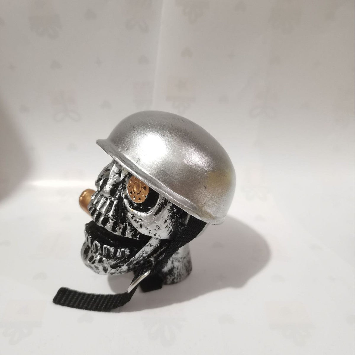 🔥LAST 4 HOURS 57% OFF -☠️Skull Soldier Grip - Handcrafted Gear Knob